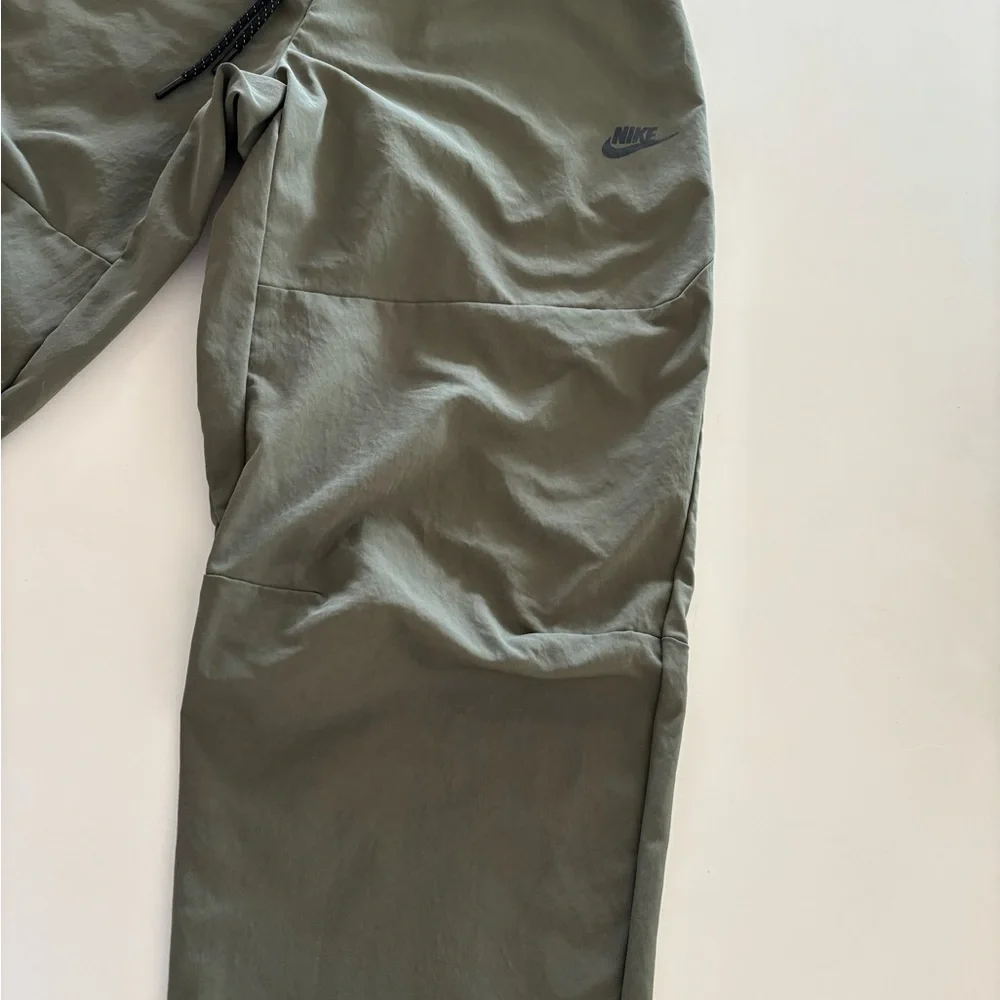 Nike Tech Woven Joggers Men’s  CU4483-010 Men’s Large - Picture 4 of 16